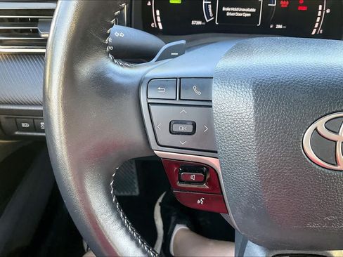 Used 2025 Toyota Camry SE FWD image 23