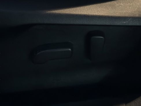 Used 2021 Subaru Crosstrek Hybrid image 25