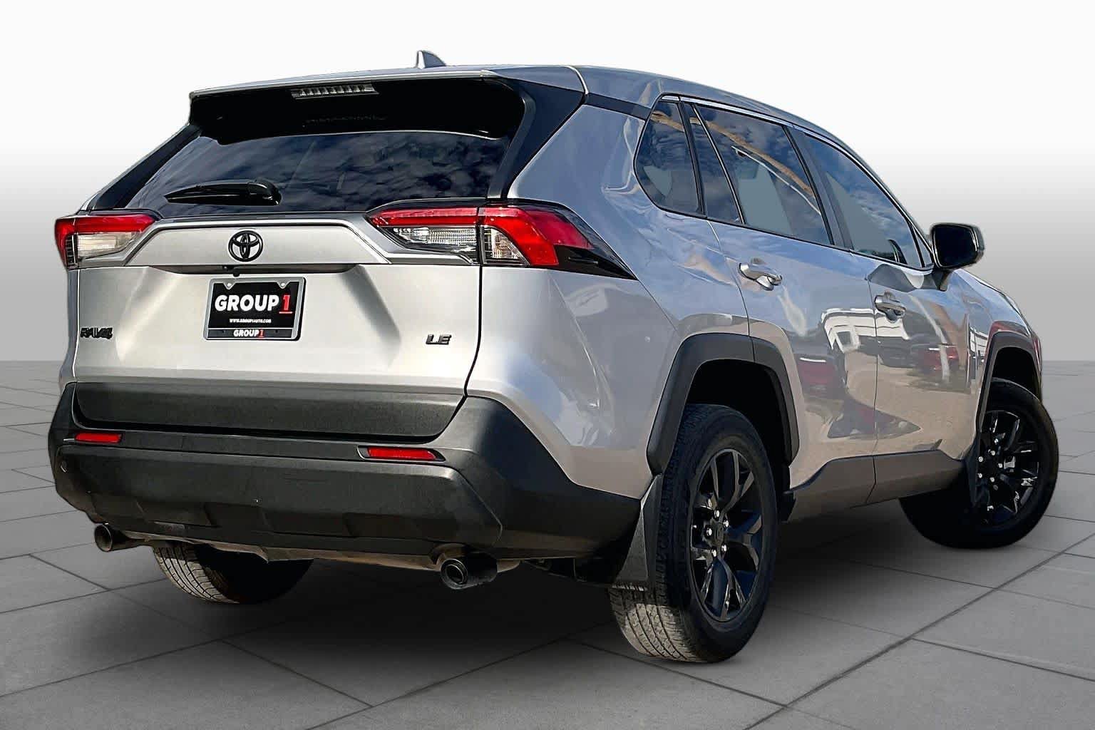 Used 2025 Toyota RAV4 LE FWD image 16
