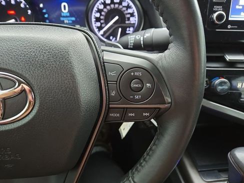 Used 2023 Toyota Camry SE image 18