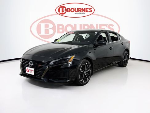 Used 2024 Nissan Altima 2.5 SR w/ SR Premium Package AWD/4WD image 7