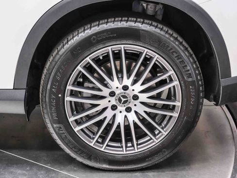 Certified 2026 Mercedes-Benz GLC 300 image 9
