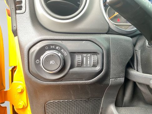 Used 2021 Jeep Wrangler Unlimited Sport AWD/4WD image 16