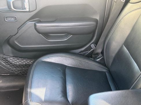 Used 2019 Jeep Wrangler Unlimited Sport S AWD/4WD image 10