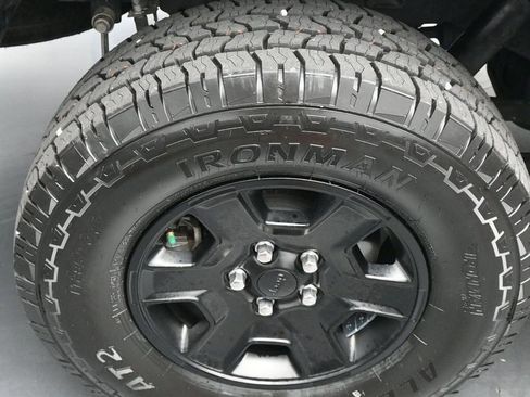 Used 2020 Jeep Gladiator Overland image 26