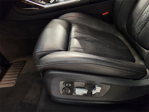 Used 2025 BMW X7 xDrive40i image 25