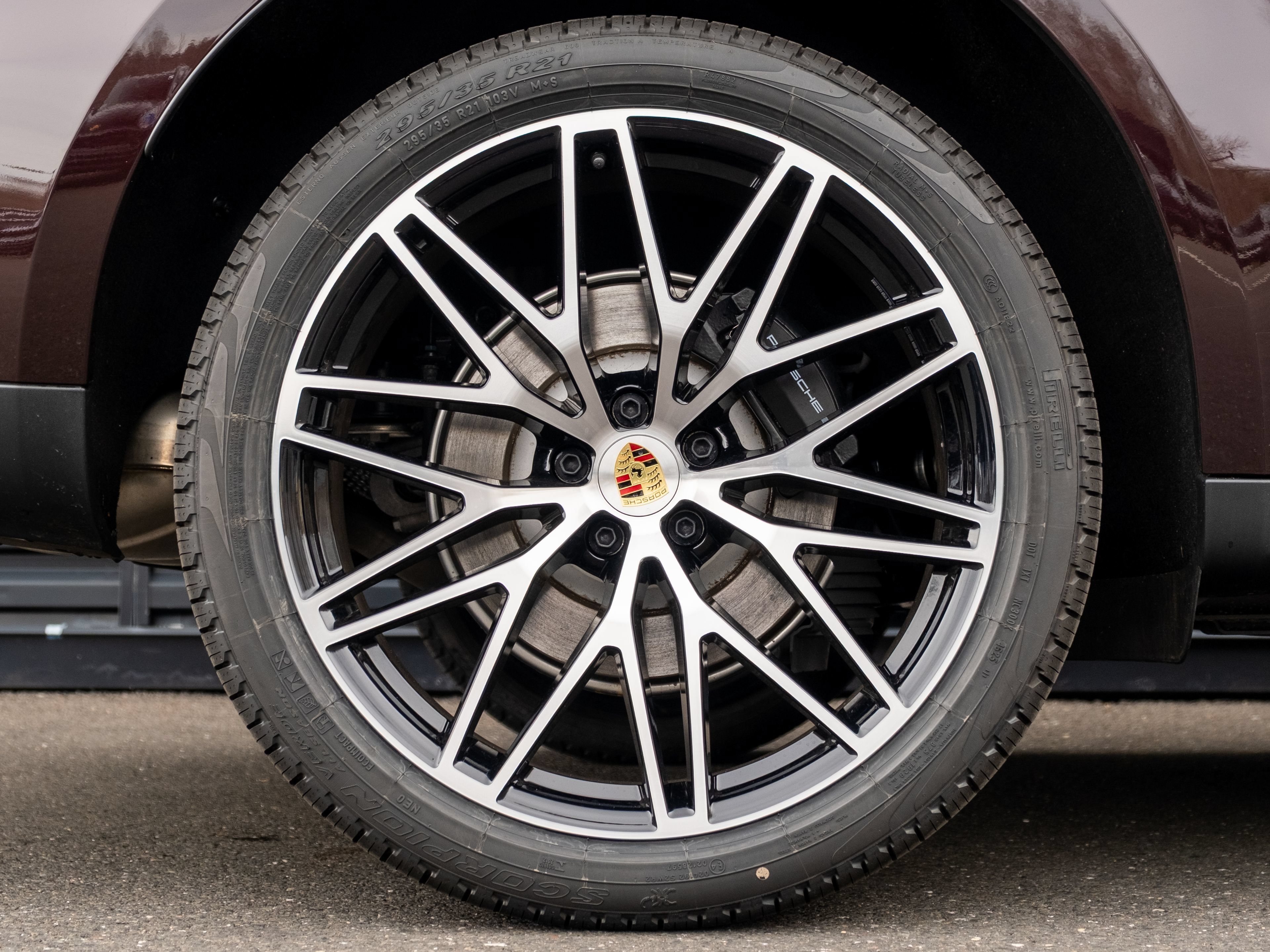 Certified 2026 Porsche Macan AWD/4WD image 14