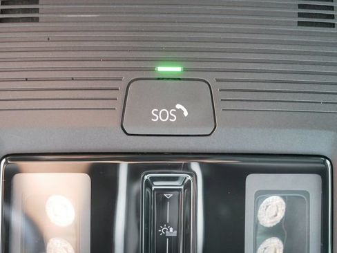Certified 2023 Volkswagen ID.4 Pro S AWD/4WD image 33