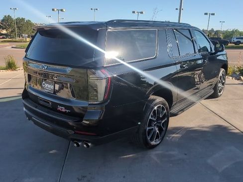 Used 2025 Chevrolet Suburban RST w/ Comfort Package AWD/4WD image 9