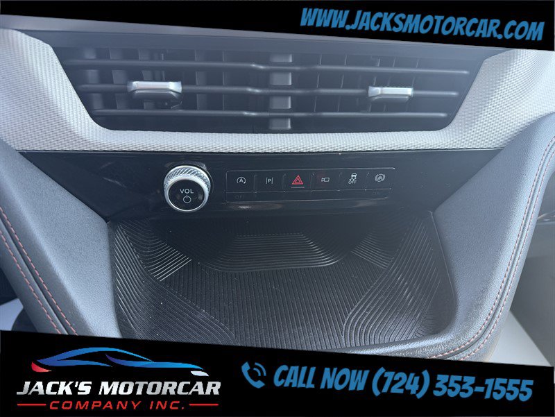 Used 2025 Ford Explorer Active w/ Active Comfort Package AWD/4WD image 36