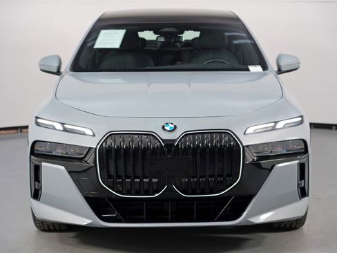 Used 2024 BMW 740i w/ Premium Package 2 RWD image 58