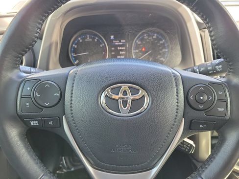 Used 2018 Toyota RAV4 XLE FWD image 33