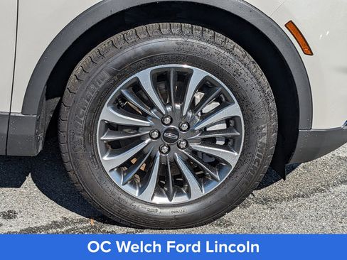 Used 2023 Lincoln Nautilus Reserve image 13