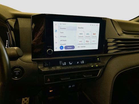 Used 2025 Toyota Camry SE FWD image 26