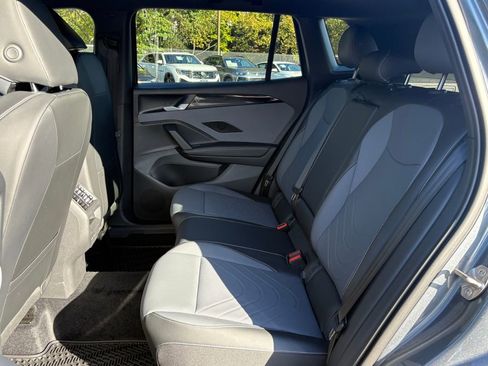 New 2026 Volkswagen Tiguan SE R-Line image 11