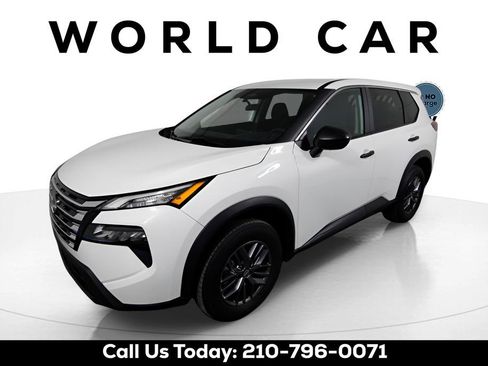 Used 2024 Nissan Rogue S FWD image 3