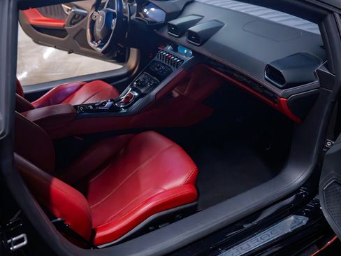 Used 2015 Lamborghini Huracan LP 610-4 image 11