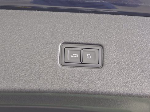 New 2026 Audi SQ7 Prestige AWD/4WD image 12