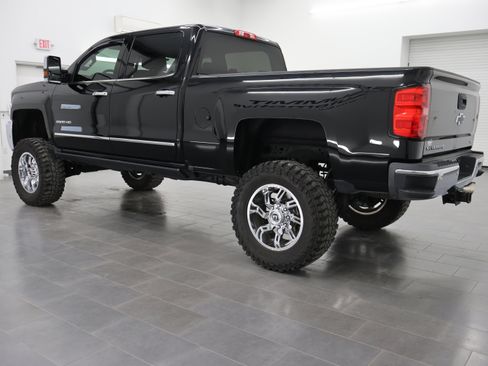 Used 2018 Chevrolet Silverado 2500 LTZ AWD/4WD image 6
