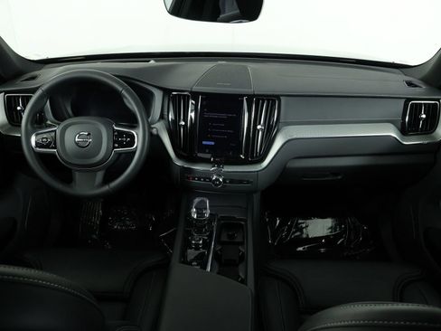 Certified 2024 Volvo XC60 T8 Ultimate w/ Climate Package AWD/4WD image 7