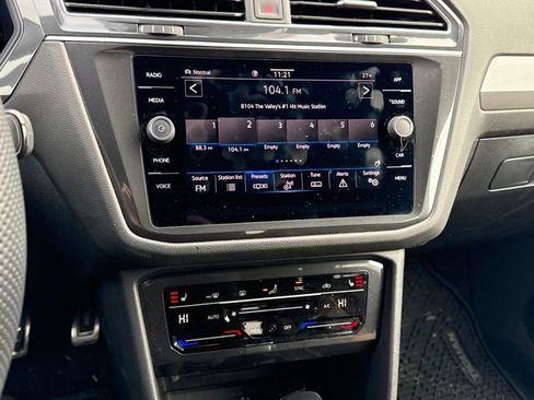 Used 2022 Volkswagen Tiguan SE R-Line image 19