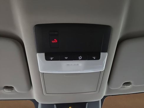 Used 2025 Nissan Rogue SV image 28