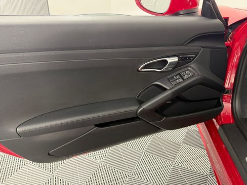 Used 2018 Porsche 718 Boxster S image 14