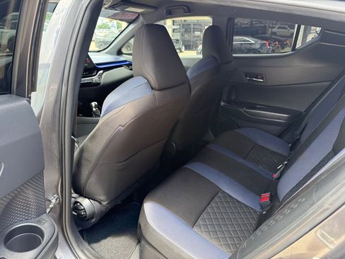 Used 2021 Toyota C-HR XLE FWD image 15