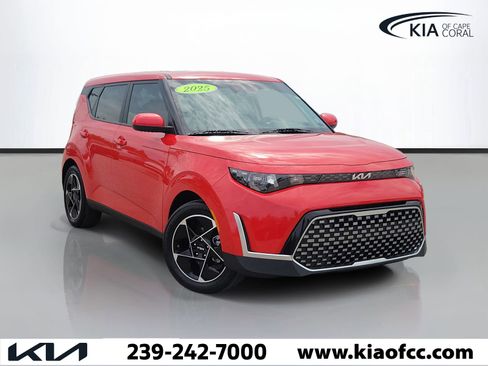 Used 2025 Kia Soul EX FWD image 1