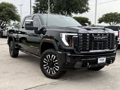Used 2024 GMC Sierra 2500 Denali Ultimate w/ Max Trailering Package AWD/4WD image 2