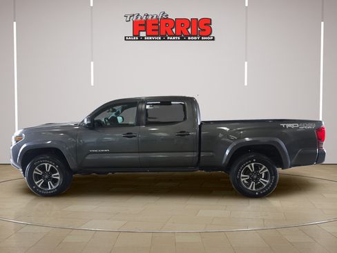 Used 2016 Toyota Tacoma TRD Sport w/ Towing Package AWD/4WD image 8