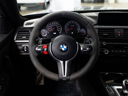 Used 2020 BMW M4 CS image 11