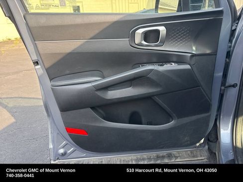 Used 2022 Kia Sorento S FWD image 13