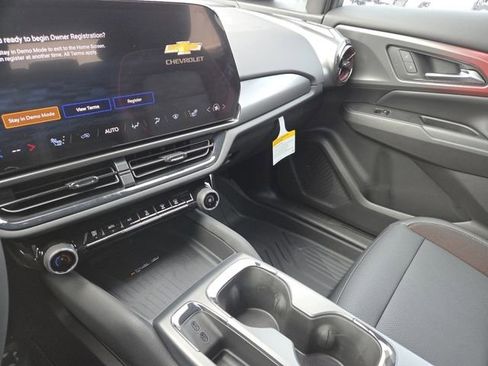 New 2026 Chevrolet Equinox EV RS FWD image 35