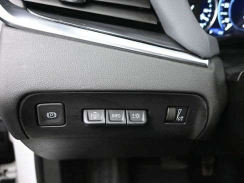 Used 2024 Buick Enclave Premium image 21