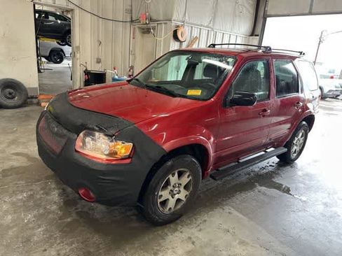 Used 2005 Ford Escape Limited AWD/4WD image 2