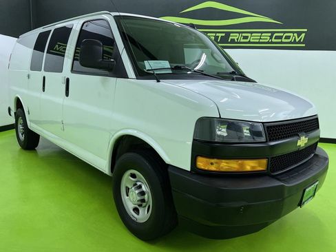 Used 2020 Chevrolet Express 2500 w/ Driver Convenience Package RWD image 2