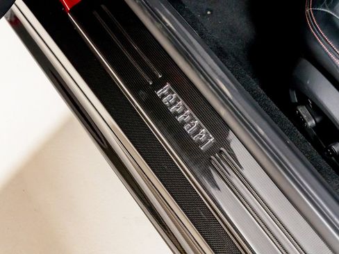 Used 2021 Ferrari 812 GTS image 37