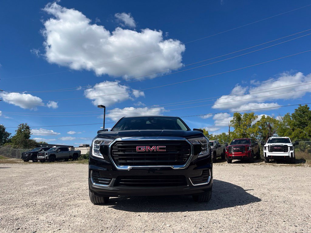 Used 2023 GMC Terrain SLE AWD/4WD image 4