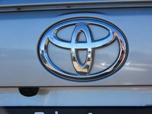 Used 2019 Toyota RAV4 XLE image 17