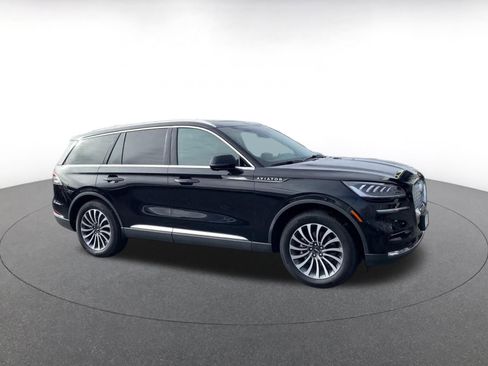 Used 2024 Lincoln Aviator Reserve image 2