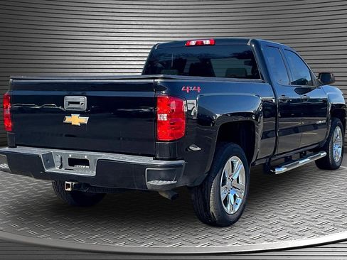 Used 2018 Chevrolet Silverado 1500 Custom w/ Custom Value Package image 6