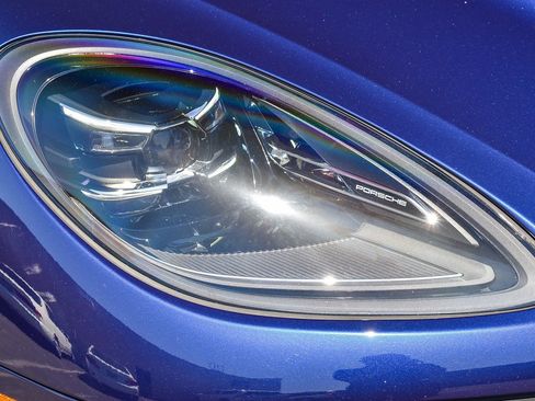 Used 2023 Porsche Macan image 8