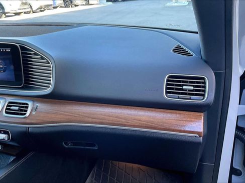 Used 2025 Mercedes-Benz GLE 450 4MATIC image 18