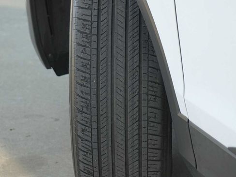 Used 2022 Volkswagen Tiguan SE image 29