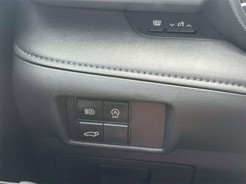 Used 2023 Toyota Highlander L image 21