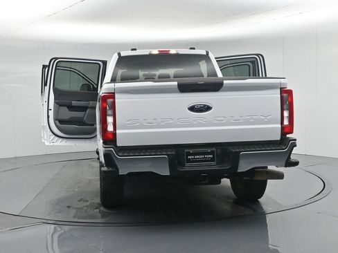 Certified 2023 Ford F250 XLT w/ F-250 >10K GVWR Package image 31