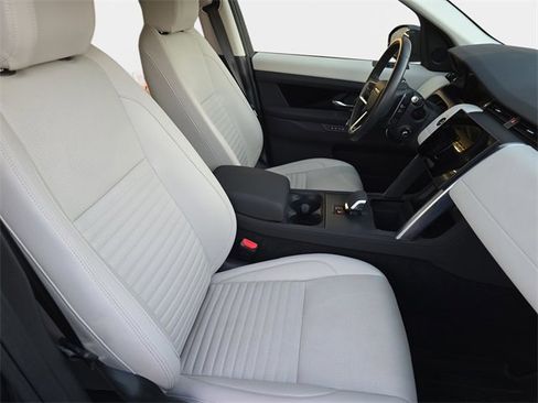 Used 2024 Land Rover Discovery Sport S image 10