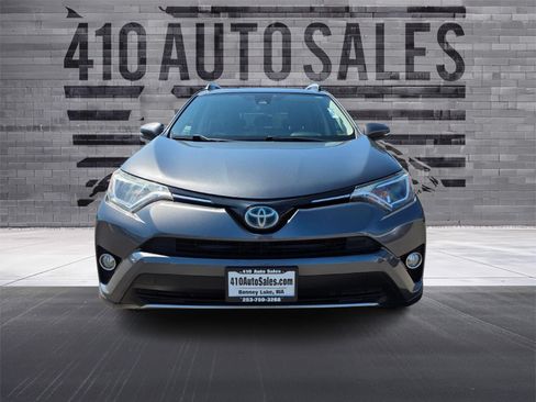 Used 2018 Toyota RAV4 XLE AWD/4WD image 5
