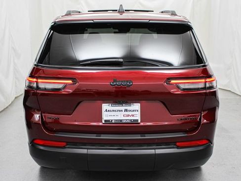 Used 2025 Jeep Grand Cherokee L Limited w/ Black Appearance Package AWD/4WD image 10
